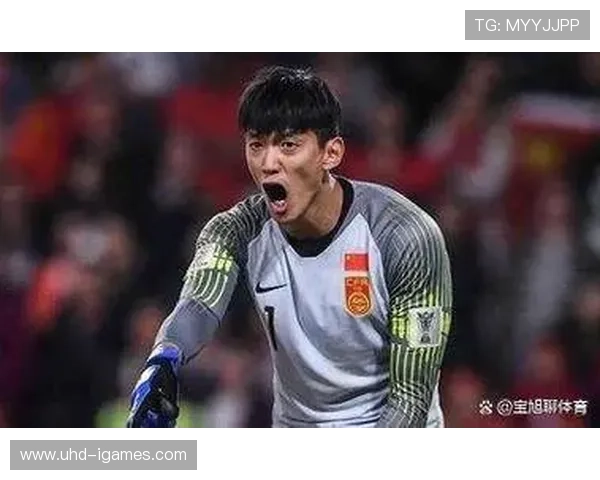 武磊等海港球员为徐根宝佩戴冠军奖牌,颜骏凌达成500场里程碑 武磊等海港球员为徐根宝佩戴冠军奖牌,颜骏凌达成500场里程碑