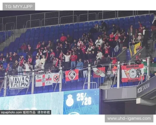 阿贾克斯2-1逆转比利亚雷亚尔，格洛赫绝杀