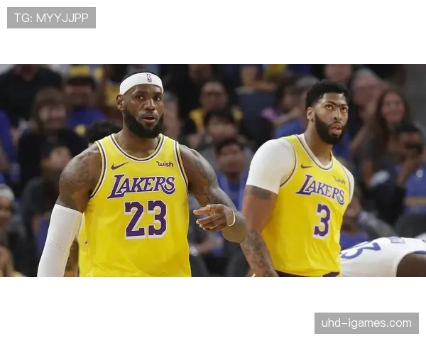 湖人双核报销后的战术调整，詹姆斯单核带队面临火箭挑战